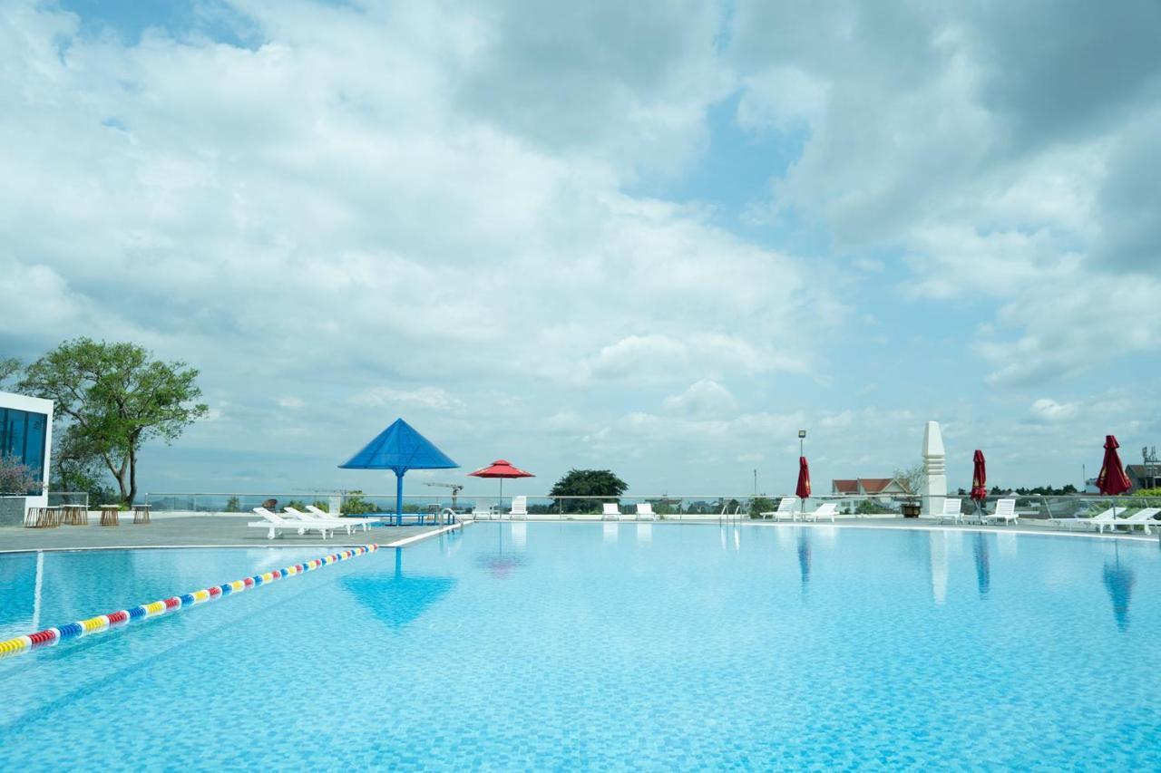Elephants Hotel Buon Ma Thuot Bagian luar foto